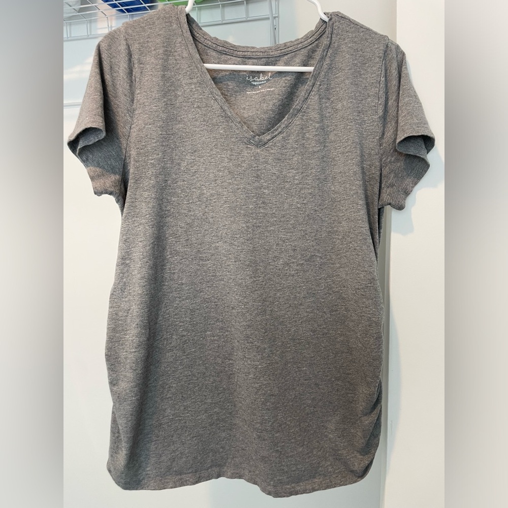 Maternity v-neck tshirt. Size L.